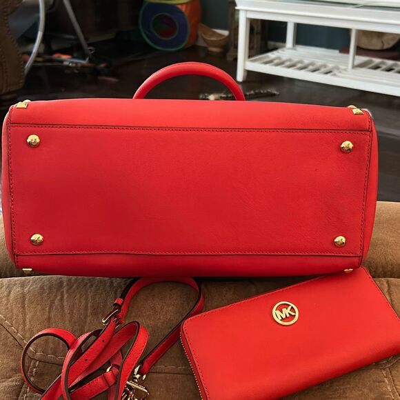 Michael Kors studded Sandrine Satchel W/ Matching Wallet & Original Strap - Picture 7 of 9